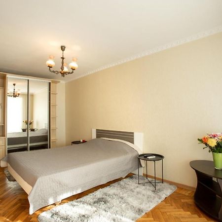 Уютная квартира в центре Миколаїв Екстер'єр фото